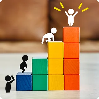 ャリアアップや成長をイメージしたカラーブロックとキャラクター